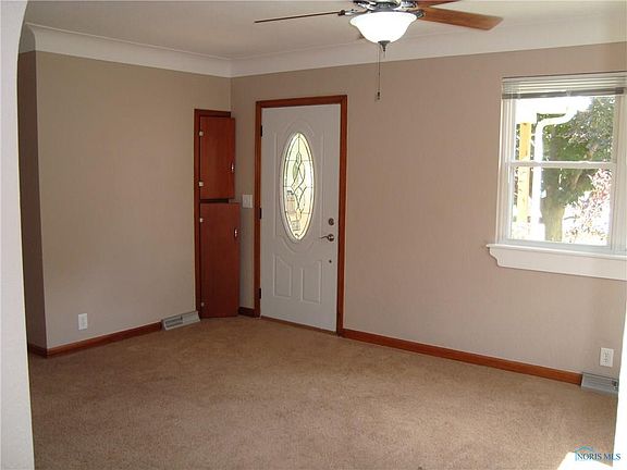 3rd image of 806 Palmwood Ave