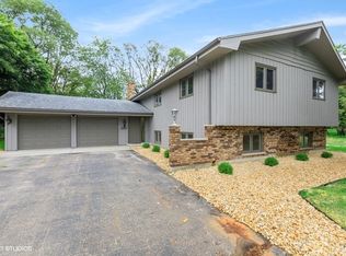 2667 Southcrest Dr, Downers Grove, IL 60516