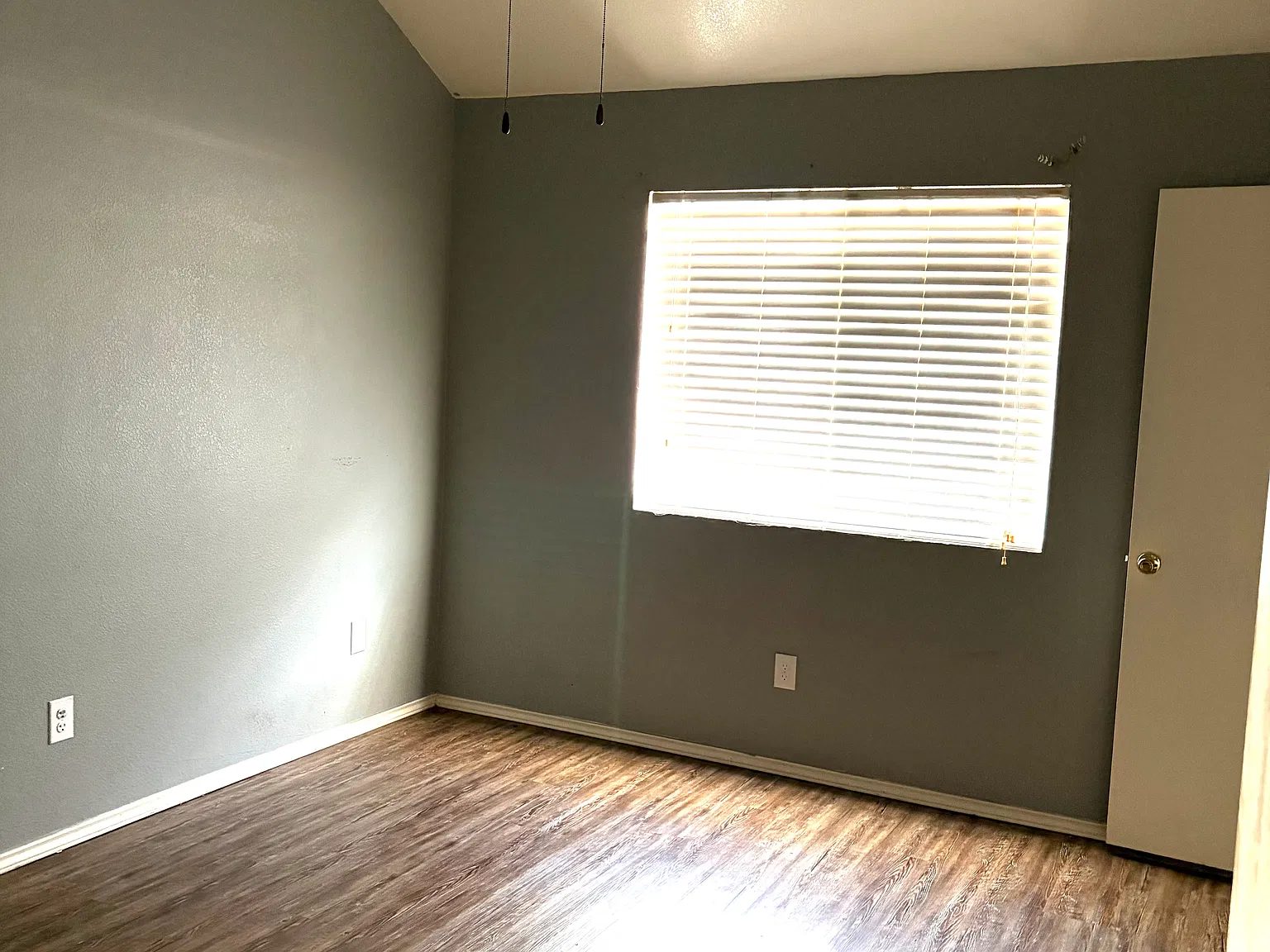 2 bed, 1.5 bath, 1096 sqft, $895 — Photo 4
