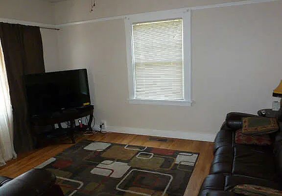4th image of 2130 Perkins Way