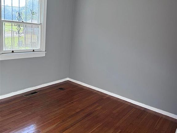4th image of 508 Edgebrook Dr