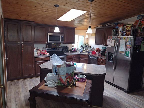 5th image of 18615 NE Beaver Brook Cir