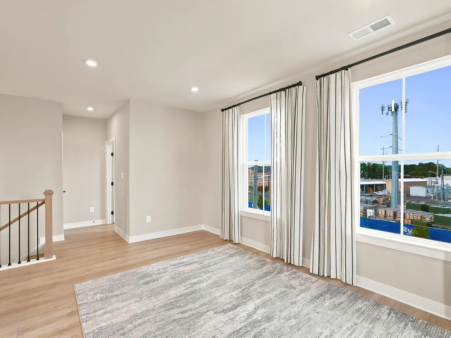 3 bed, 2.5 bath, 2292 sqft, $3,200 — Photo 3