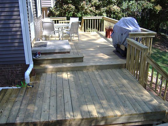 It will be a pleasure to entertain on the huge 46' multi-tiered deck