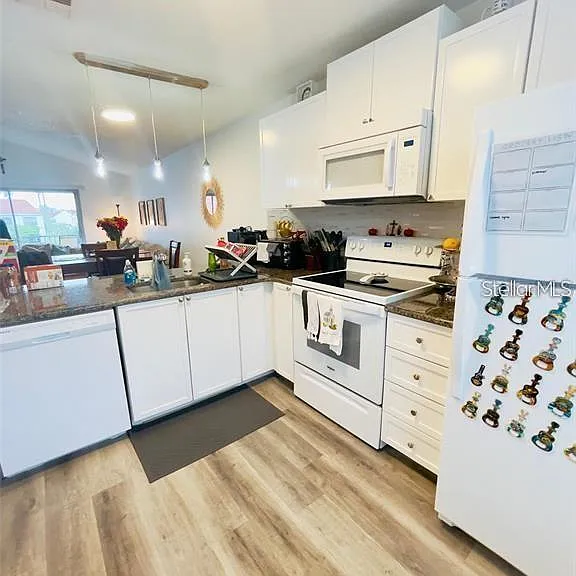 2500 Woodgate Blvd #203 — Photo 3