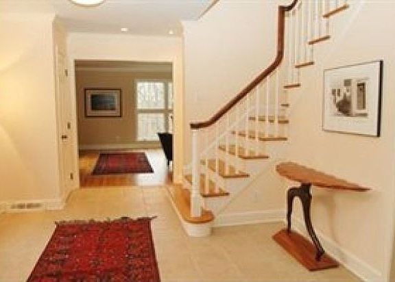 4th image of 75 Willow Wood Ln