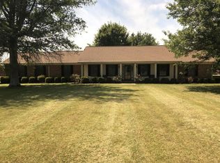 1082 Robertson Rd, Gallatin, TN 37066