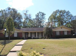 1001 Selkirk Dr, Dothan, AL 36303