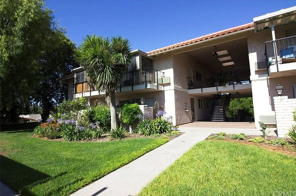 2 bed, 1009 sqft, $2,650 — Photo 1