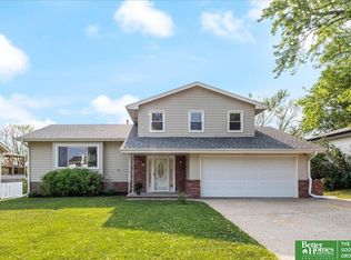 3914 N 94th St, Omaha, NE 68134