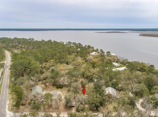 13 Roho Rd, Panacea, FL 32346