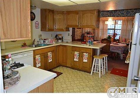 2nd image of 3106 E Glen Dr