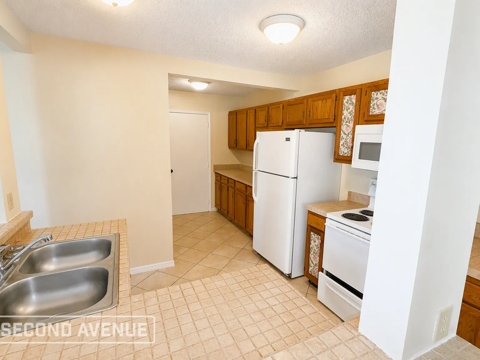 3 bed, 2.5 bath, 1392 sqft, $1,395 — Photo 2