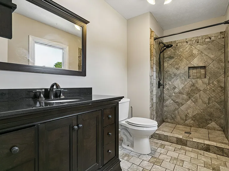 4 Delmont Ct — Photo 27