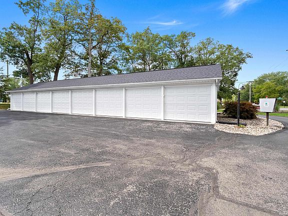 5th image of 700 S Lakeside Dr APT 8