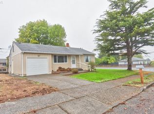 2008 Johnson St, North Bend, OR 97459