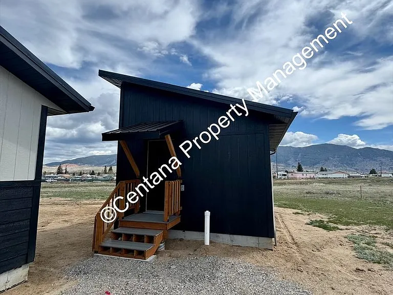 3712-3714 S. Wyoming St — Photo 1
