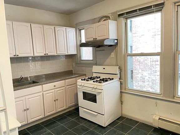 4th image of 1582 73rd St Fl 2