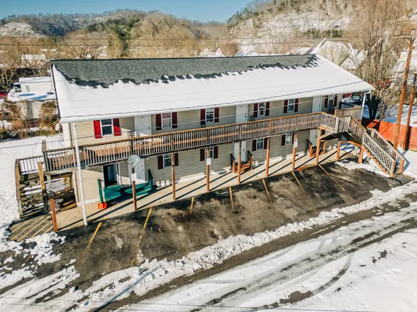 100 McClure St, West Van Lear, KY 41268