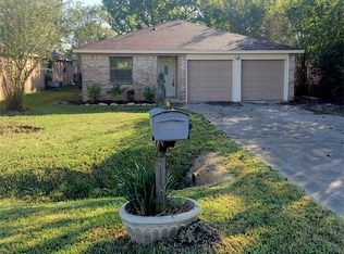 709 S 7th St, La Porte, TX 77571
