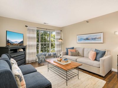 6048 Chasewood Pkwy APT 103, Minnetonka, MN, 55343