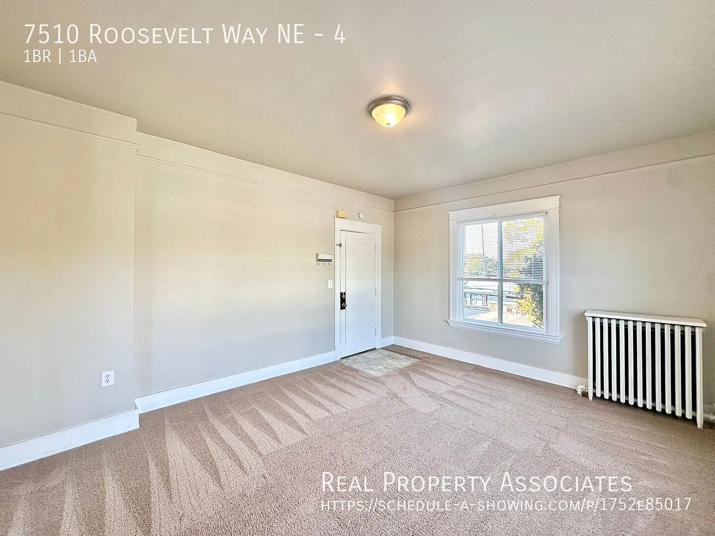 Charming Top Floor 1-Bedroom - Walk Away From Maple Leaf Park! — Photo 4