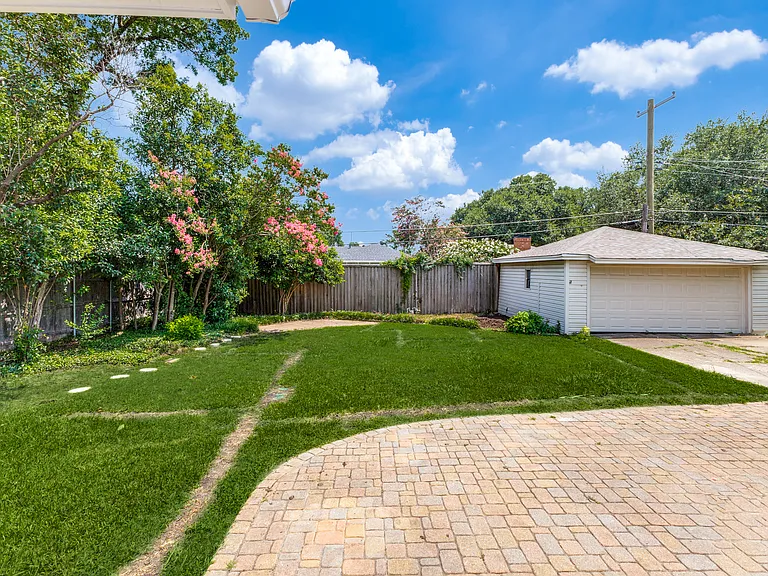 6536 Patrick Dr — Photo 23