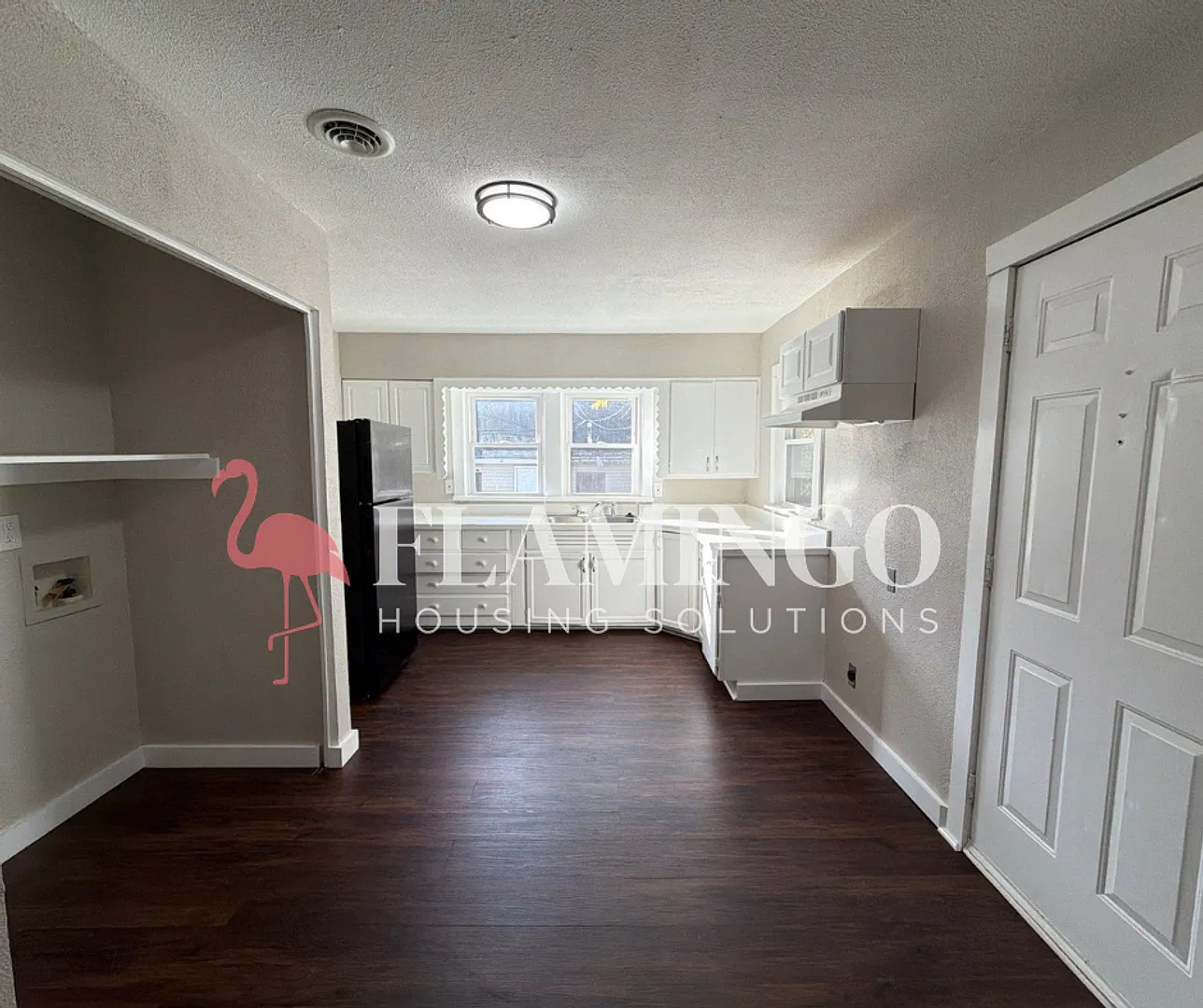 Updated 2-Bedroom, 1-Bath Bungalow with Large Yard and Garage in Dayton, Ohio — Photo 4