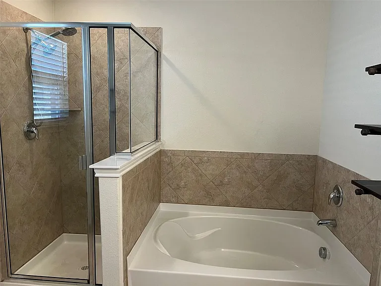 6024 Misty Breeze Dr — Photo 11