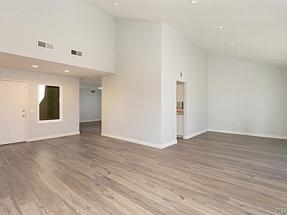 5th image of 1474 Temple Heights Dr