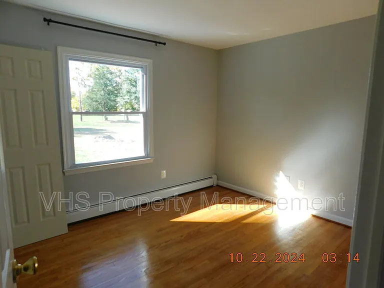 13341 Latham Ln — Photo 7