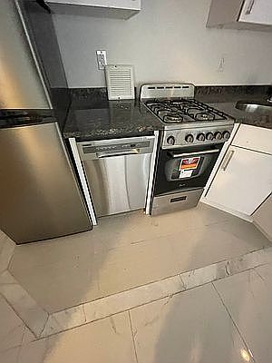 3rd image of 173 Morningside Ave #2B