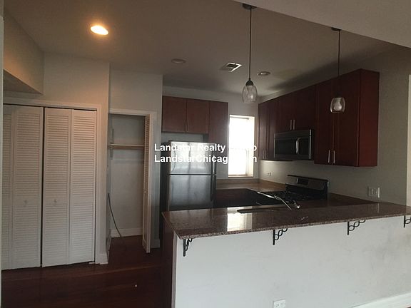 4th image of 2040 W Touhy Ave APT 3
