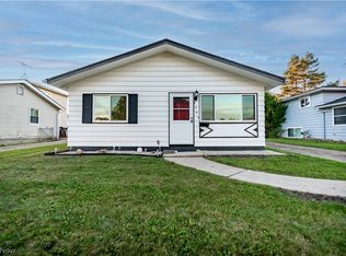 6498 Edgehurst Dr, Brookpark, OH 44142