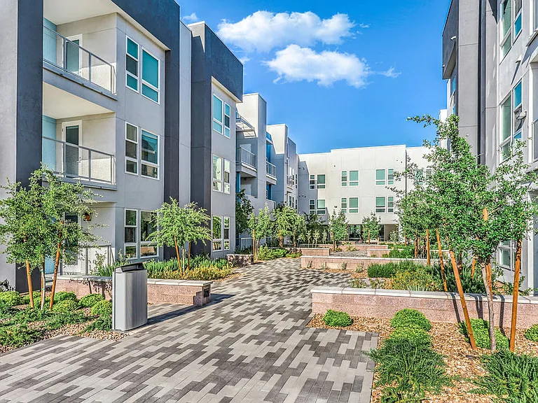 Ariva Luxury Residences — Photo 44