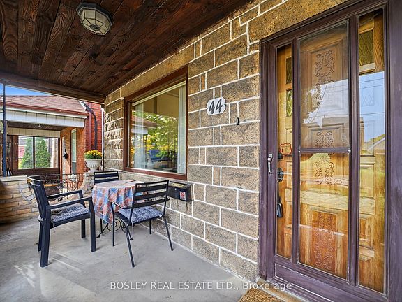 3rd image of 44 Conway Ave