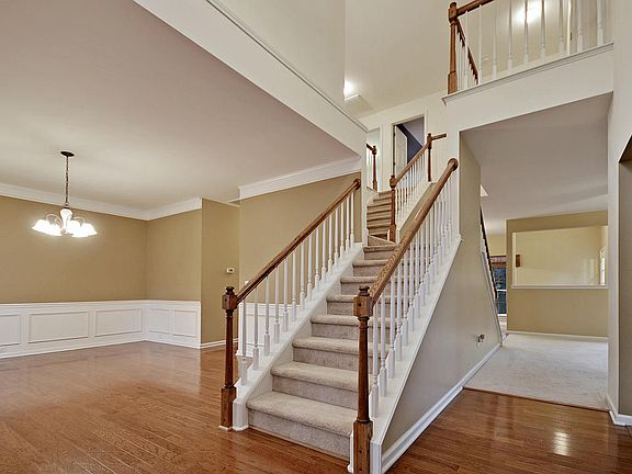 5th image of 8713 Silvercreek Ln