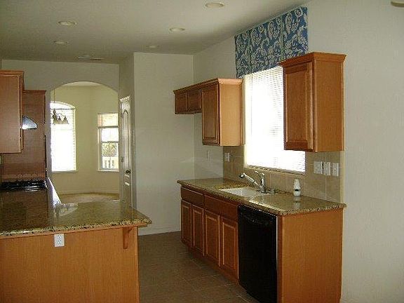 4th image of 3131 N Bridle Ave