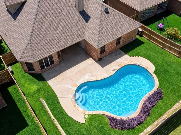 839 Evergreen Ln, Burleson, TX 76028