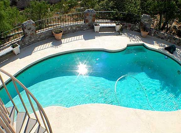 2nd image of 516 Regency Dr