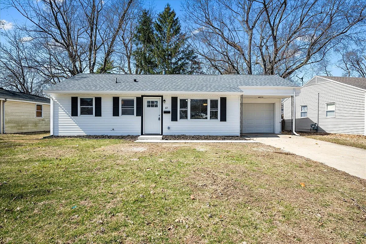 621 Illinois Dr photo 1