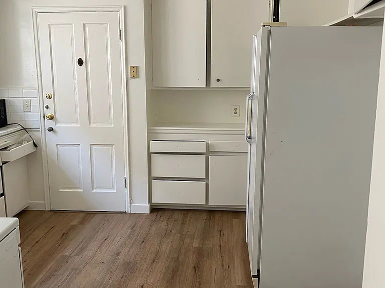 10940 Roebling Ave #10946-1/2 — Photo 5