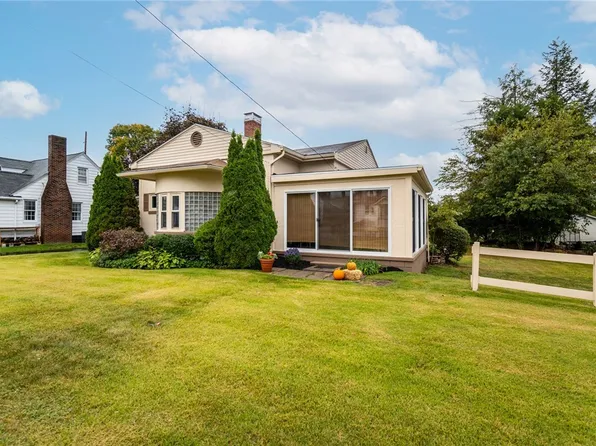 305 W Elizabeth St, New Castle, PA 16105