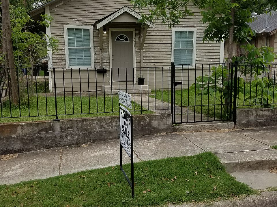 1st image of 208 Cliff Ave
