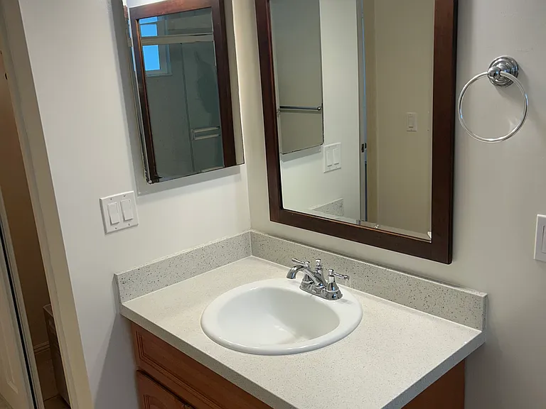 572 21st St #1 — Photo 7