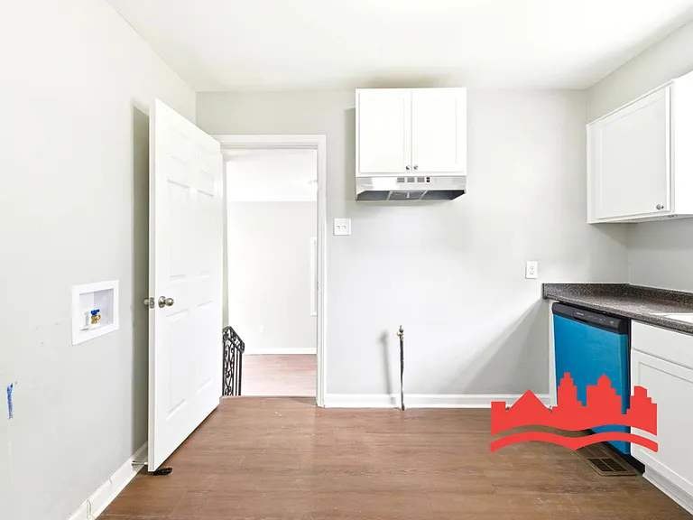 755 E McKellar Ave — Photo 18