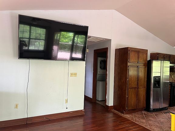 5th image of 7183 Chandler Dr