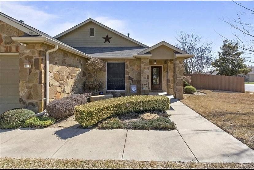 1st image of 1315 Samson Dr