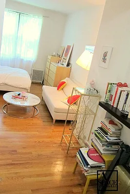 Rented by A Space Realty NY LLC | media 16