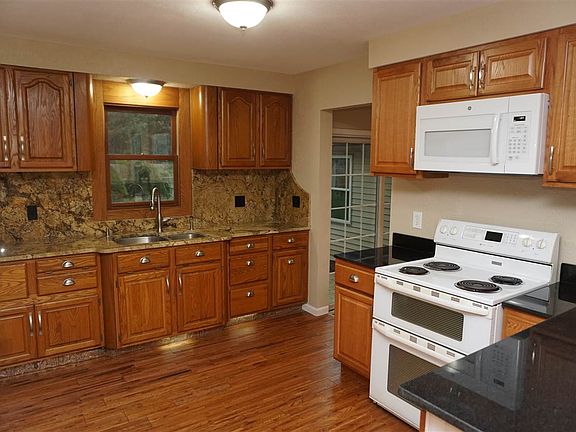 4th image of 1702 Lawney Ct